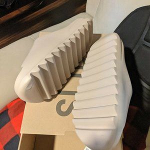 YEEZY PURE SLIDE
